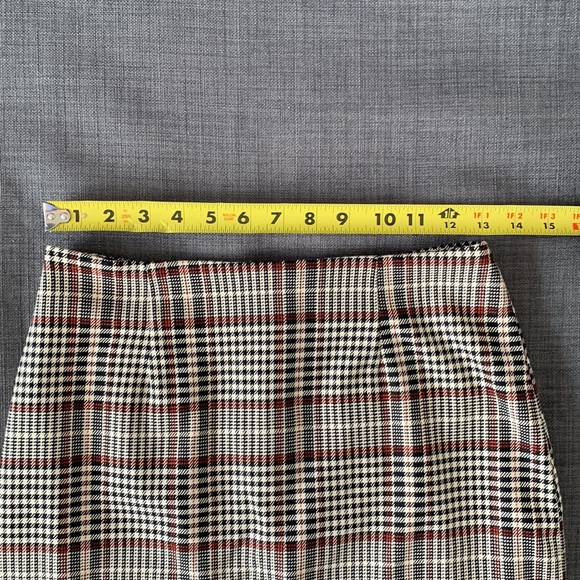 H&M Plaid Skirt - Picture 5 of 6